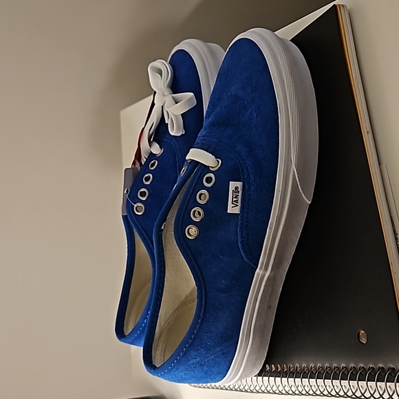 🆕️brand new with tags vans authentic suede lows - Picture 1 of 3